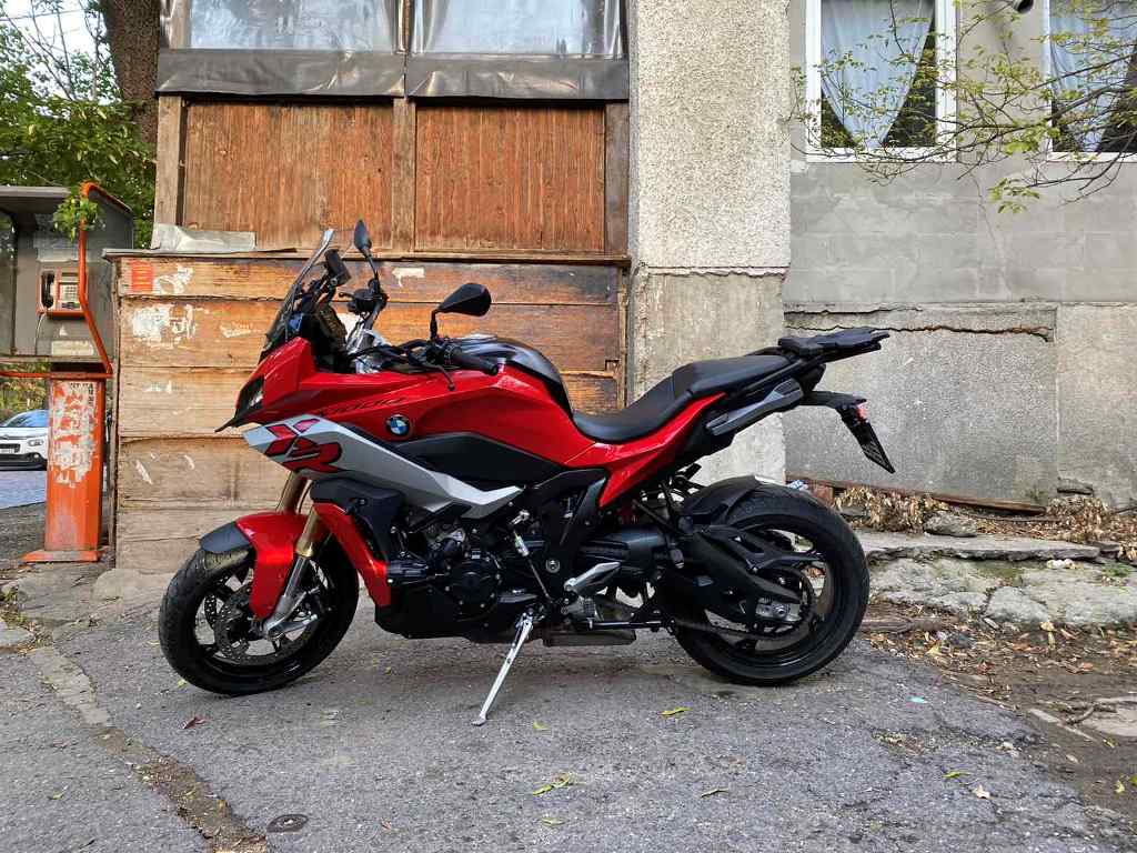 O novo BMW S1000XR se destaca em curvas rápidas